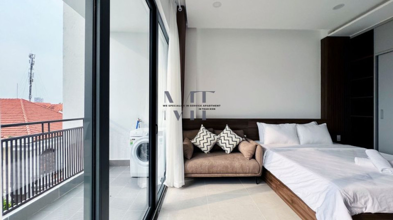 Contemporary Studio in a Leafy Area