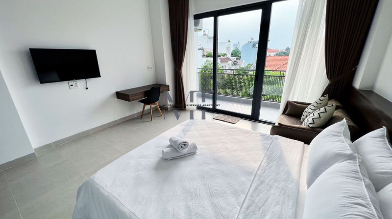 Contemporary Studio in a Leafy Area