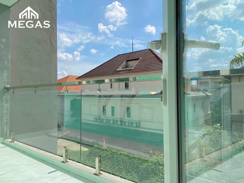 Sunny studio got balcony in Thảo điền