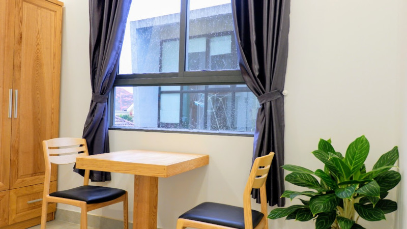 Urban Simplicity in a Green Setting