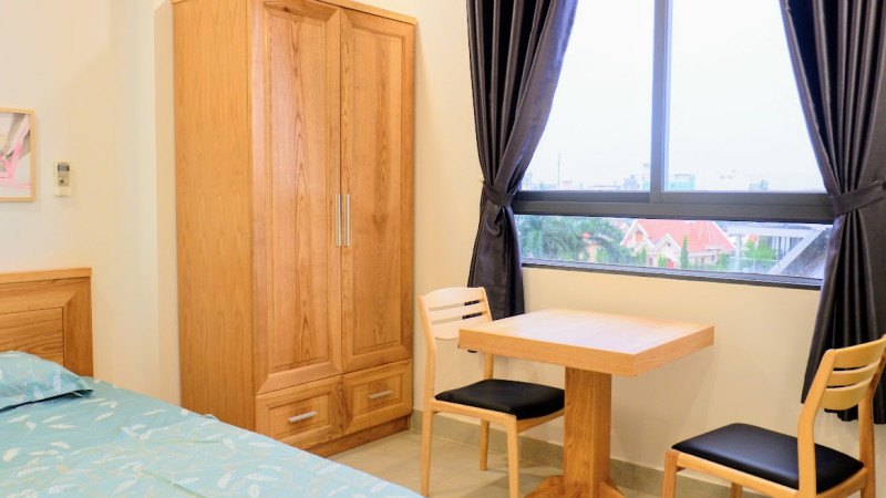 Urban Simplicity in a Green Setting