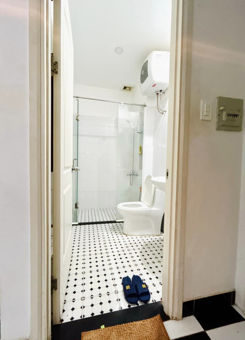 A Private Yard  Studio with Natural Charm