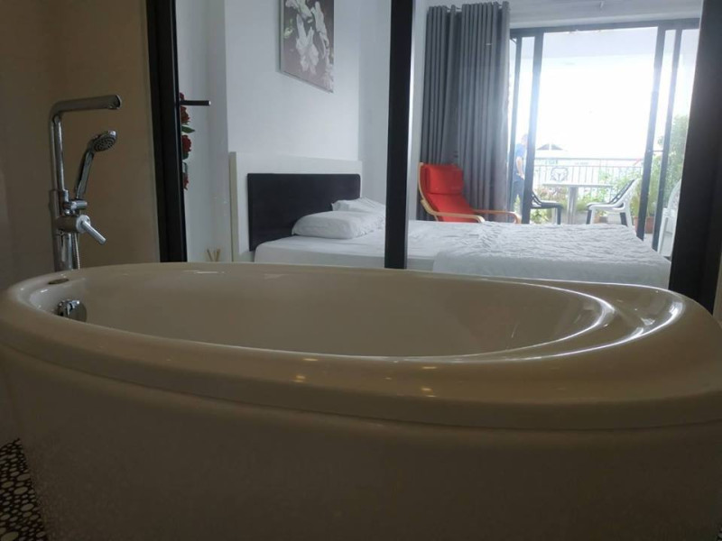 A Private Yard  Studio with Natural Charm