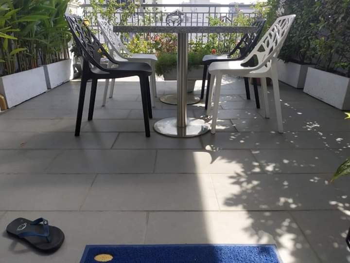 A Private Yard  Studio with Natural Charm