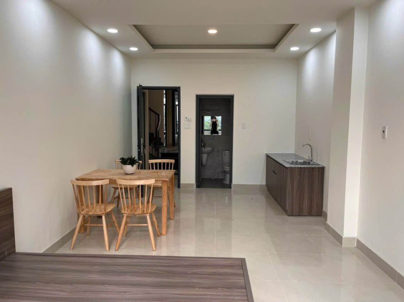 A Light & Airy Studio Hideout