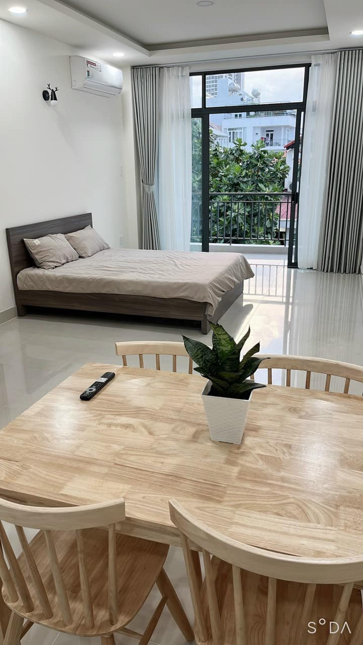 A Light & Airy Studio Hideout