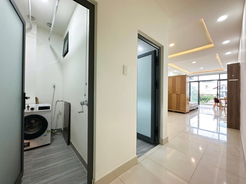 A Light & Airy Studio Hideout