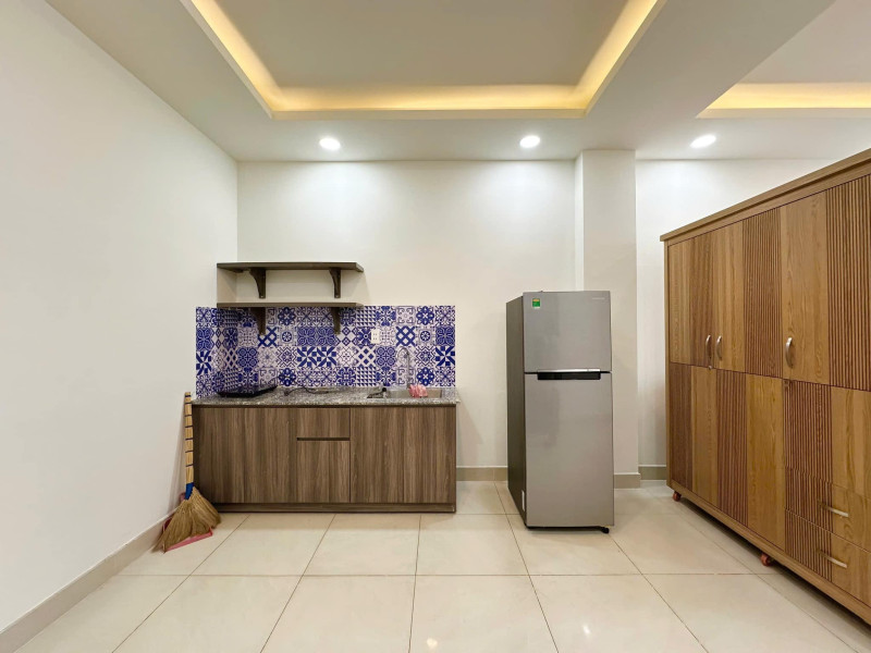 A Light & Airy Studio Hideout