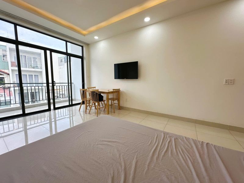 A Light & Airy Studio Hideout