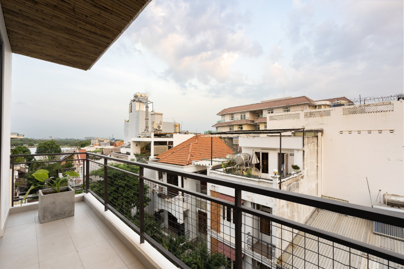 Big balcony studio in Thảo điền area