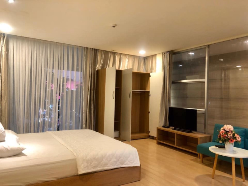 A Cute & Comfortable Studio Space