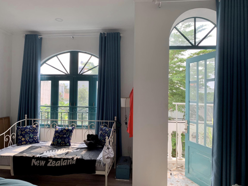 Bright & Stylish Studio for Rent – Prime Thao Dien Location