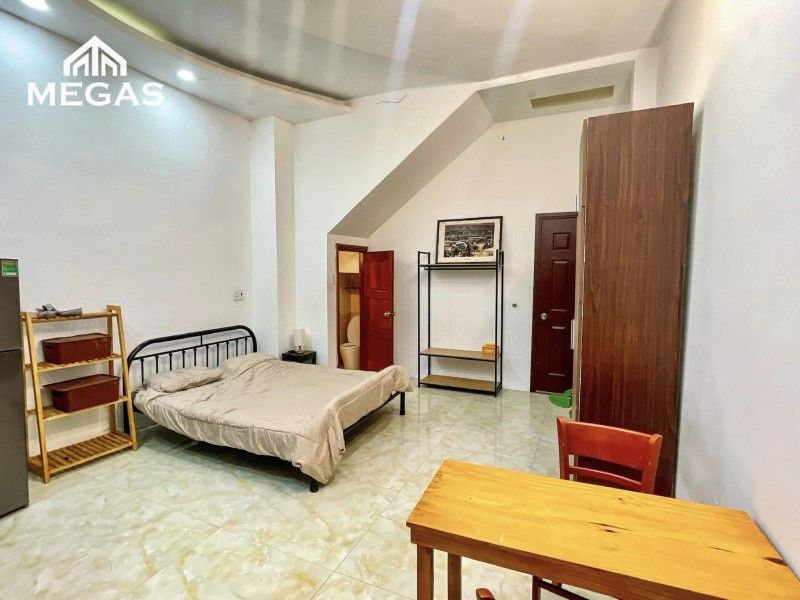 Studio got small  yard outside Thảo điền