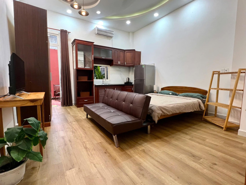 Studio got small  yard outside Thảo điền