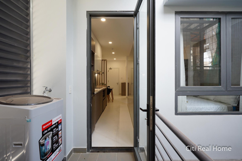 Clean & Contemporary Studio in Thao Dien