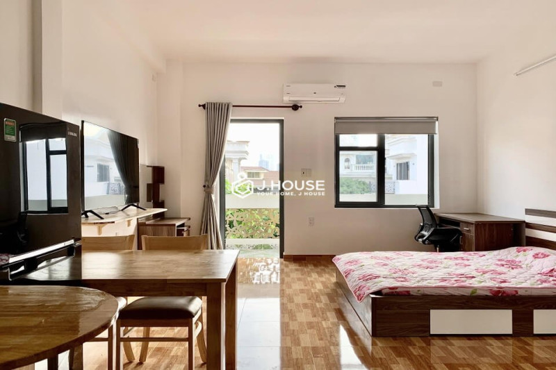 Lovely Big balcony -Studio with Open View in Thao Dien