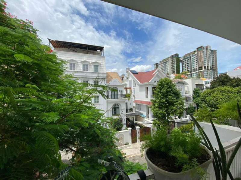 Sun-Filled Studio Apartment in Thao Dien