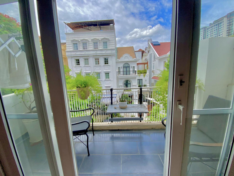 Sun-Filled Studio Apartment in Thao Dien