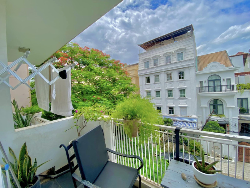 Sun-Filled Studio Apartment in Thao Dien