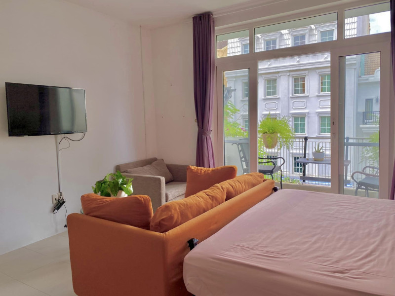 Sun-Filled Studio Apartment in Thao Dien