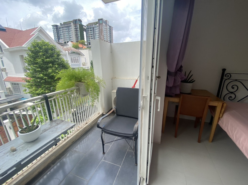 Sun-Filled Studio Apartment in Thao Dien