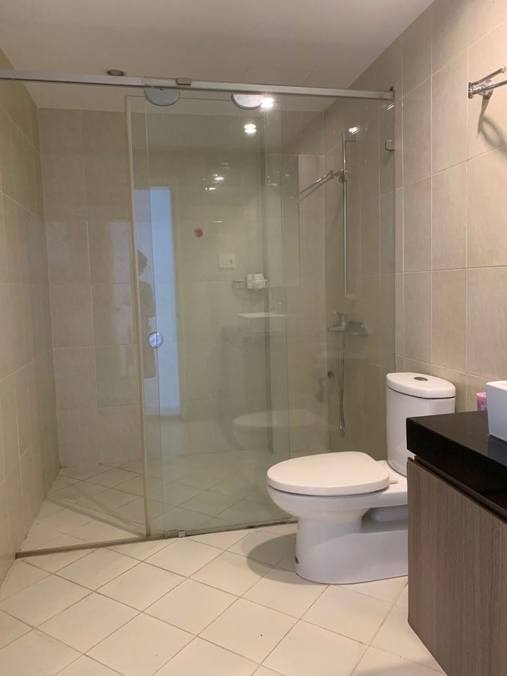 Open-Plan Studio with Natural Light