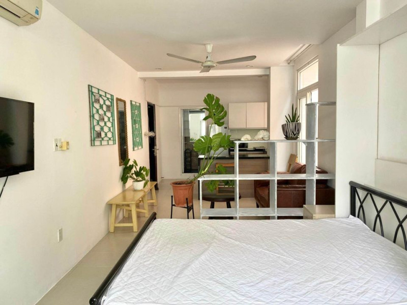 Open-Plan Studio with Natural Light