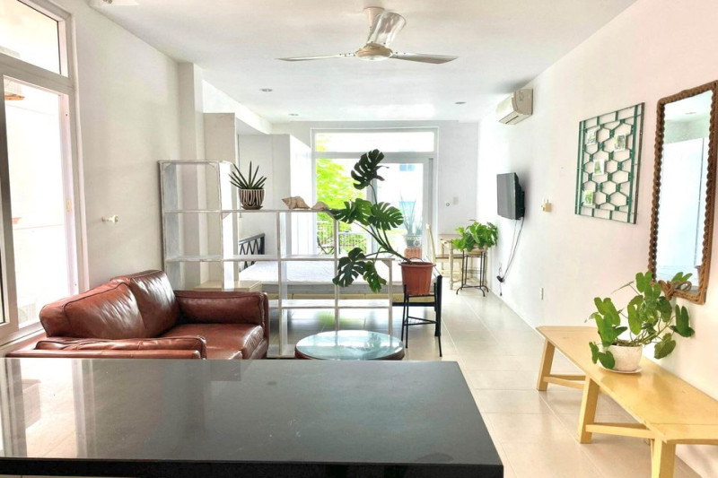 Open-Plan Studio with Natural Light