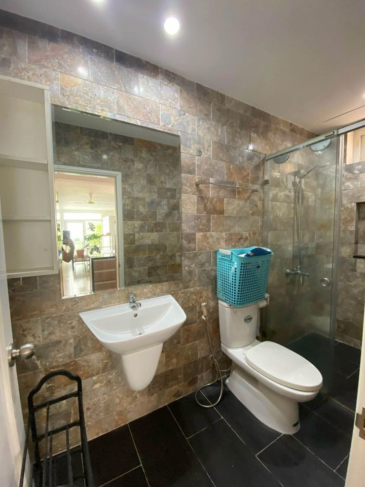 Open-Plan Studio with Natural Light