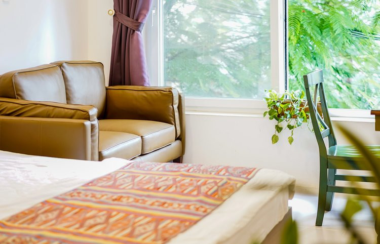 Open-Plan Studio with Natural Light