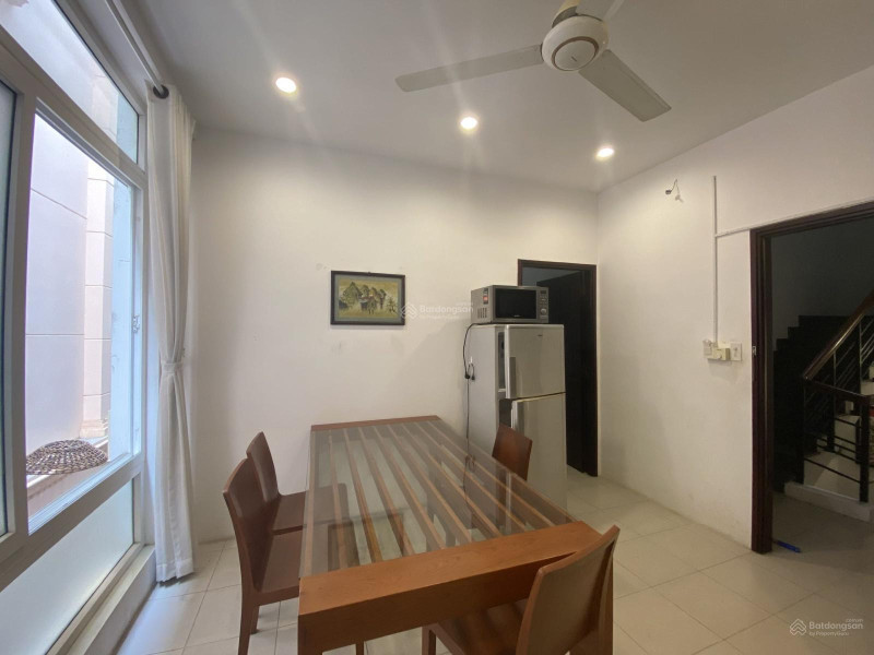 Open-Plan Studio with Natural Light