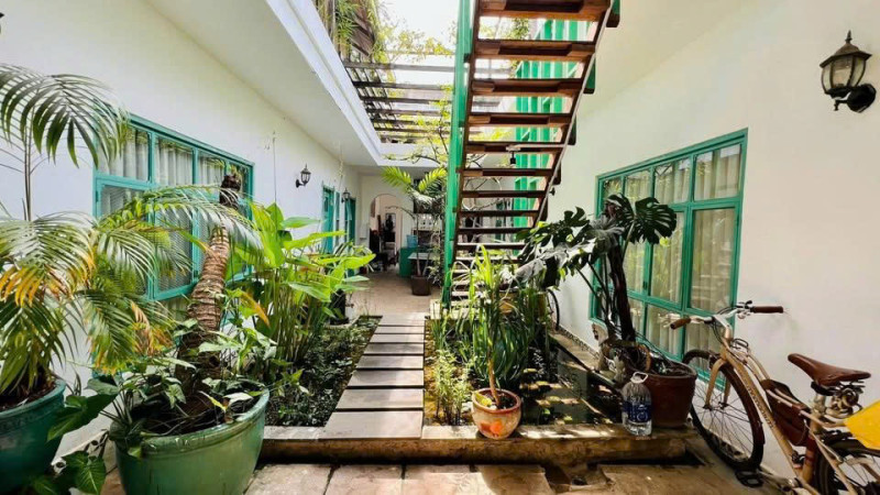 Simple Yet Stylish Studio Living