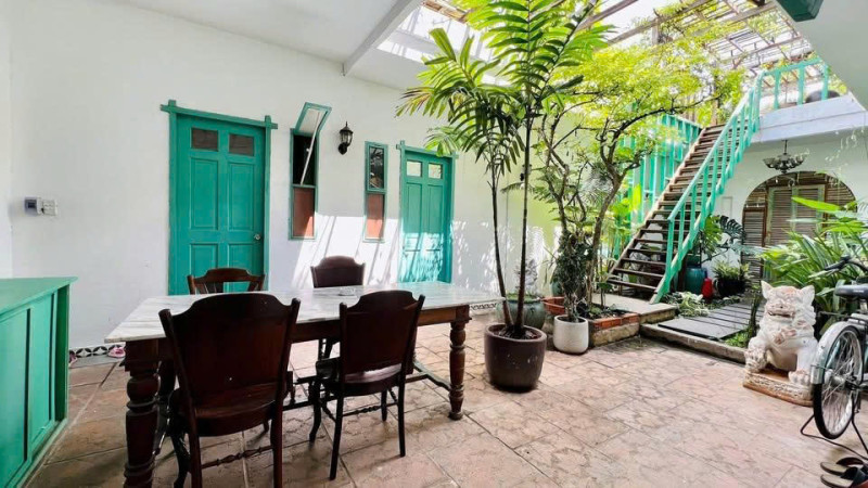 Simple Yet Stylish Studio Living