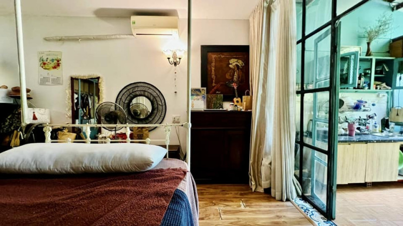 Comfortable Studio with Timeless Design