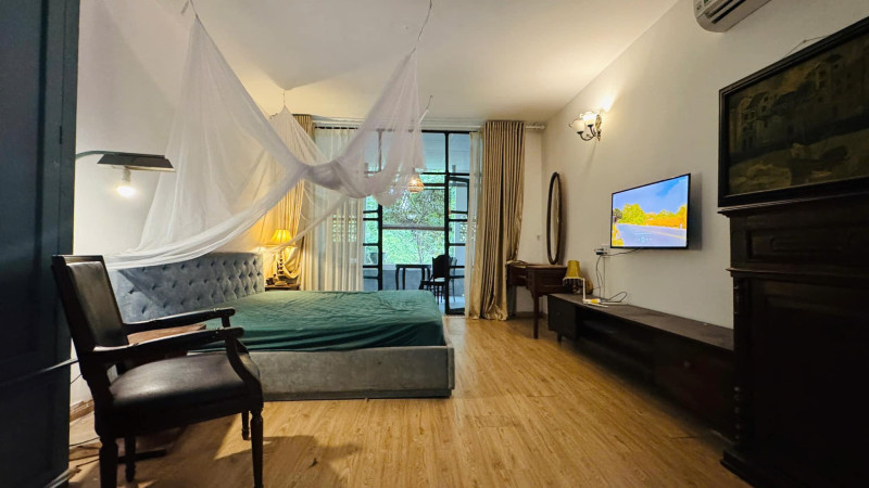 Comfortable Studio with Timeless Design