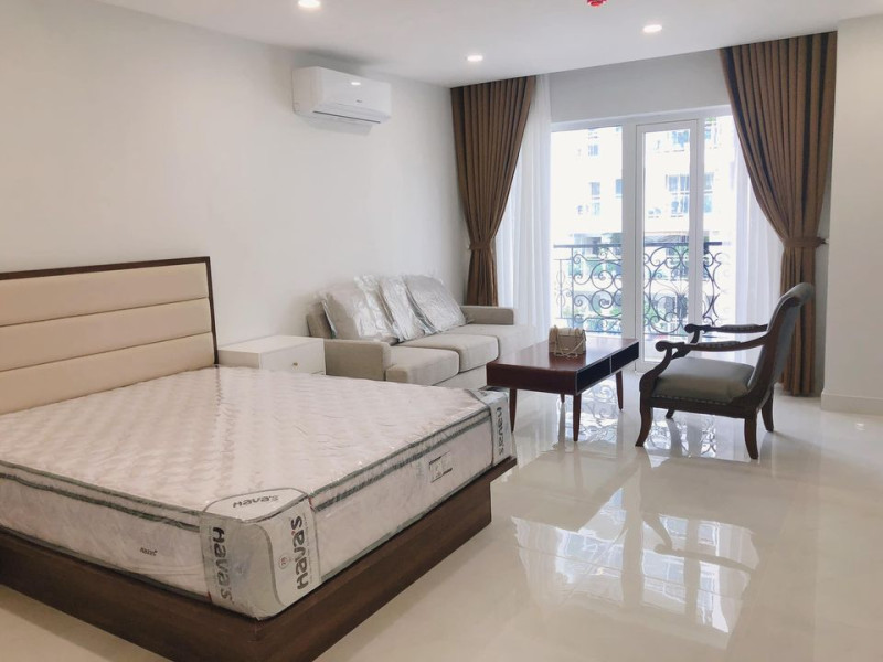 A Cozy Urban Retreat by the River Area