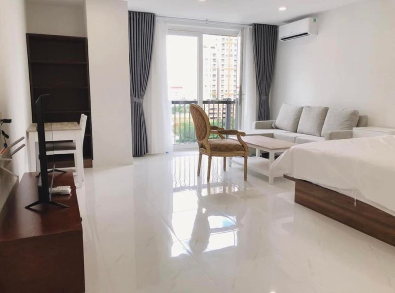 A Cozy Urban Retreat by the River Area