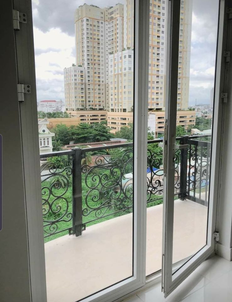 A Cozy Urban Retreat by the River Area