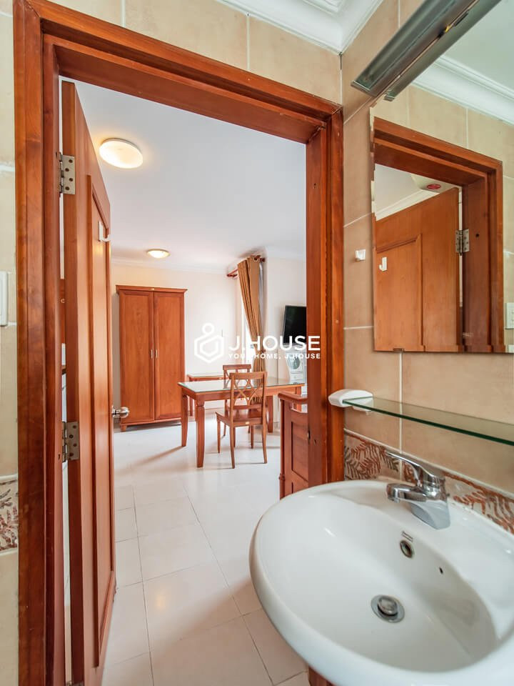 A Quietly Stylish Studio Home got Big balcony