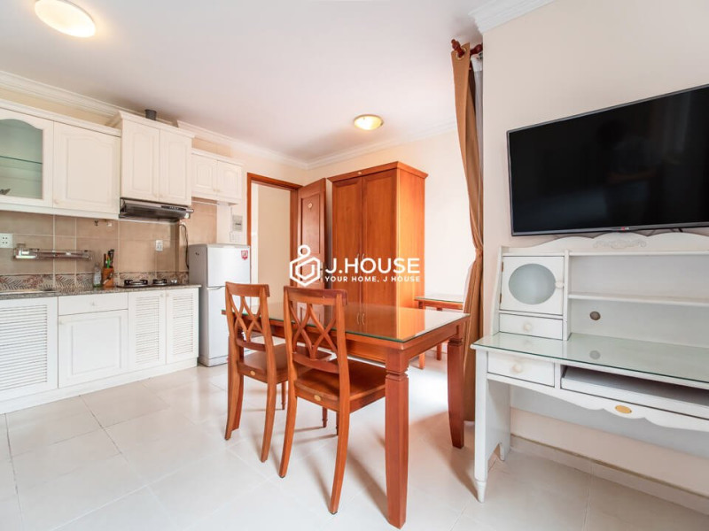 A Quietly Stylish Studio Home got Big balcony