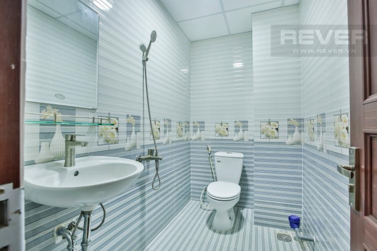 A Studio That Feels Calm and Collected