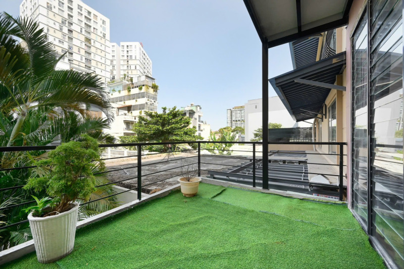 A Naturally Bright Living Space