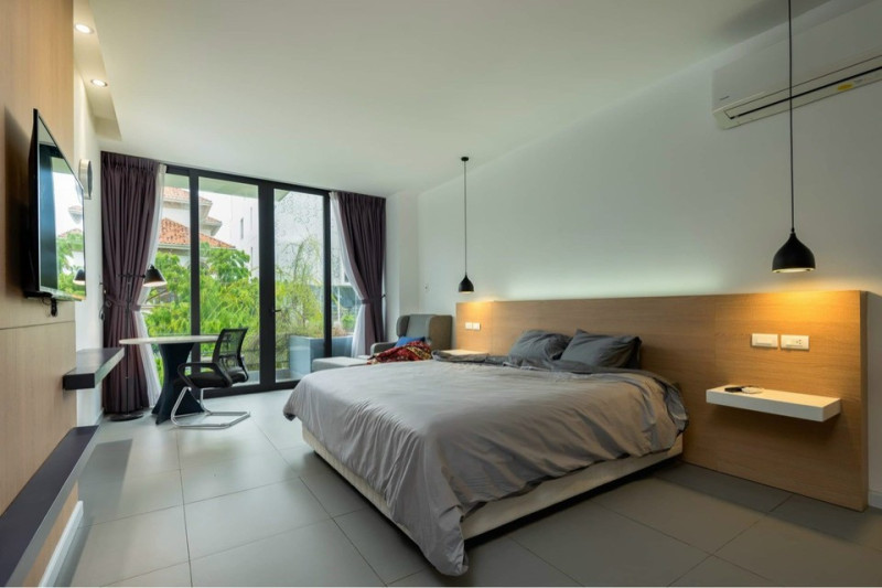 Natural Light, Comfortable Living