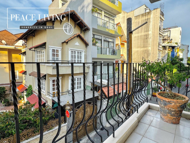 Zen-Inspired Studio Apartment