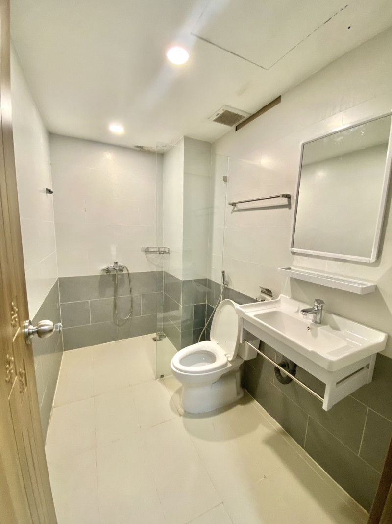 Sun-Filled Studio with Green View in Thao Dien