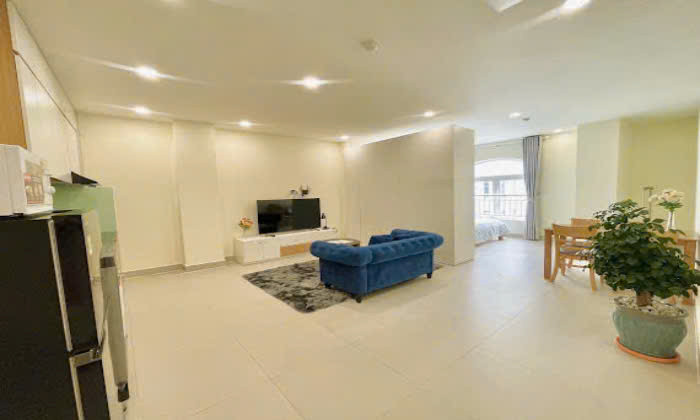 Sun-Filled Studio with Green View in Thao Dien