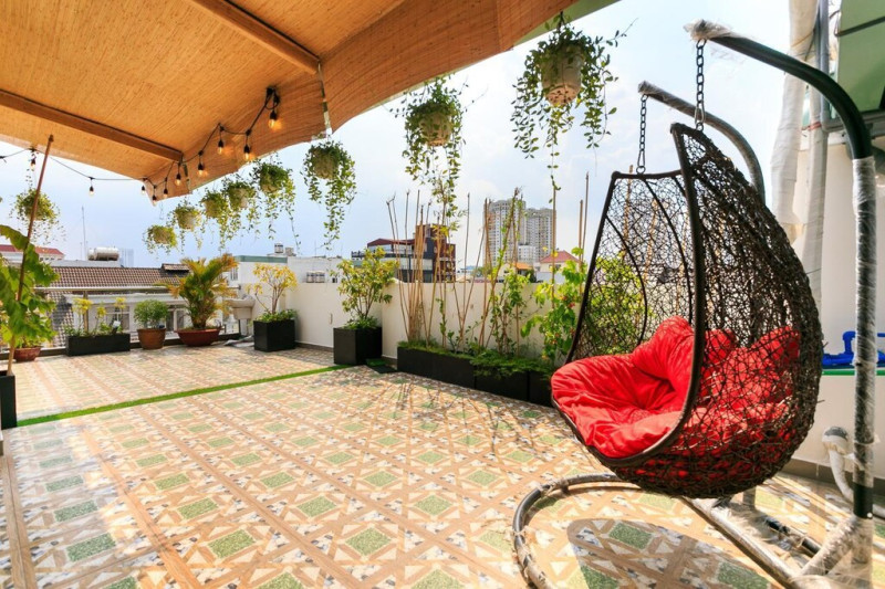 A Smartly Designed Studio Retreat