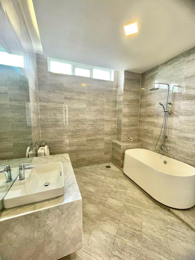 A Tranquil Studio Near the City Core